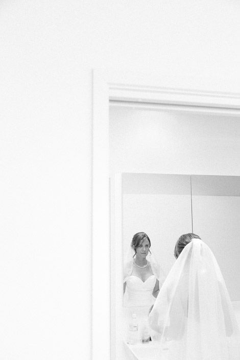 The couple's wedding day in Great Ocean Road, frame 020