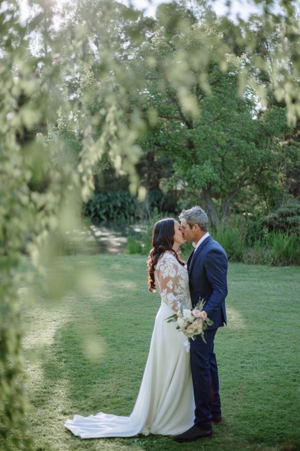 Keira and Adam's wedding day in Grahamvale, frame 202