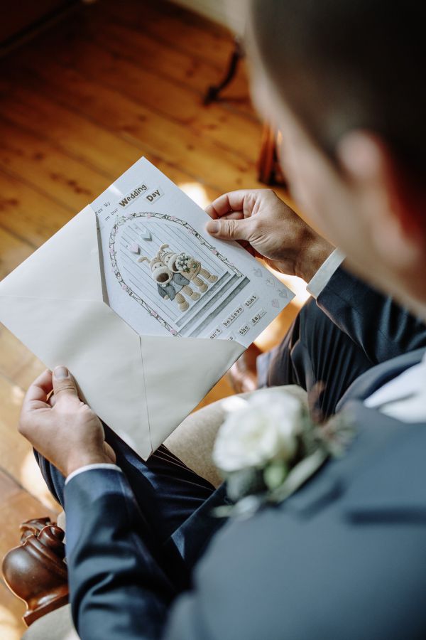 Vanessa and Michael's wedding day in Dixons Creek, frame 010