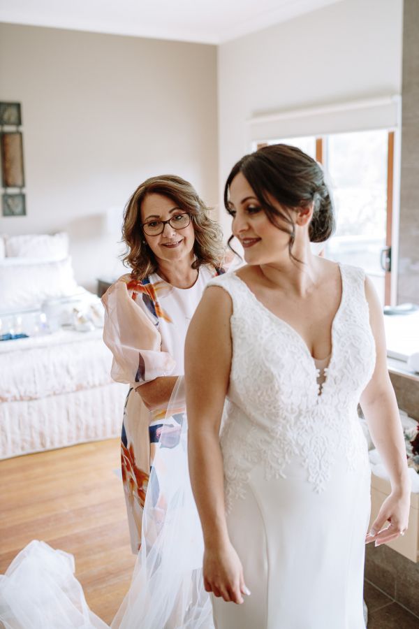 Vanessa and Michael's wedding day in Dixons Creek, frame 016