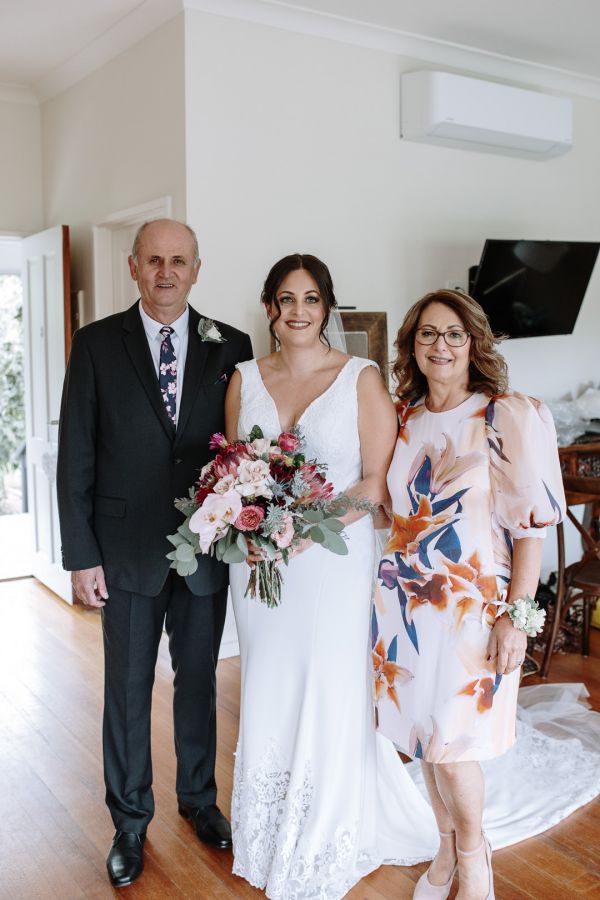 Vanessa and Michael's wedding day in Dixons Creek, frame 022
