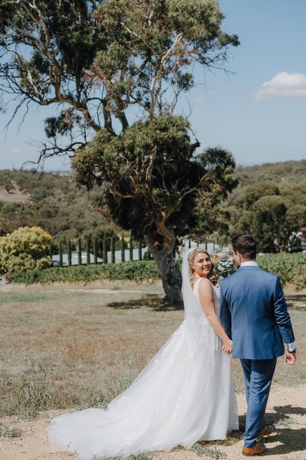 Longview Vineyard wedding, Ashleigh and Fraser, frame 011