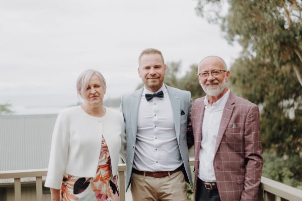 Sarah and Rob's wedding day in Lorne, frame 010