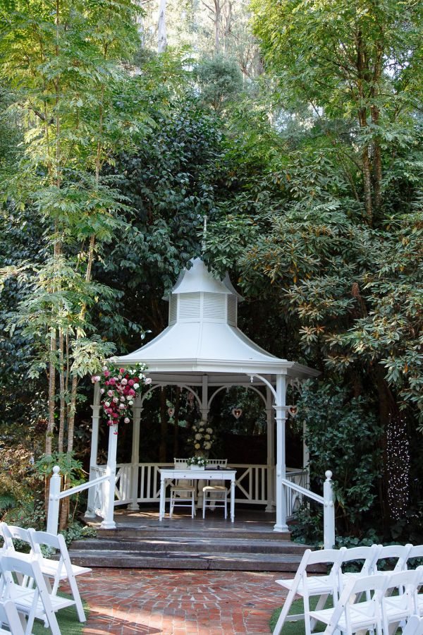Lyrebird Falls wedding, Andrea and Steve, frame 071