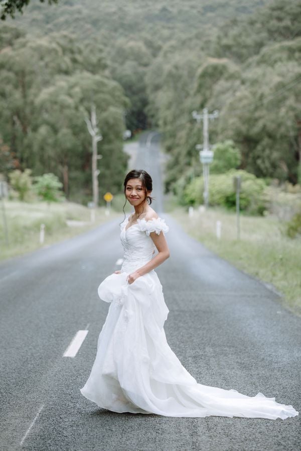 Calyn and Sham's pre-wedding session in Wandin Yallock, frame 007
