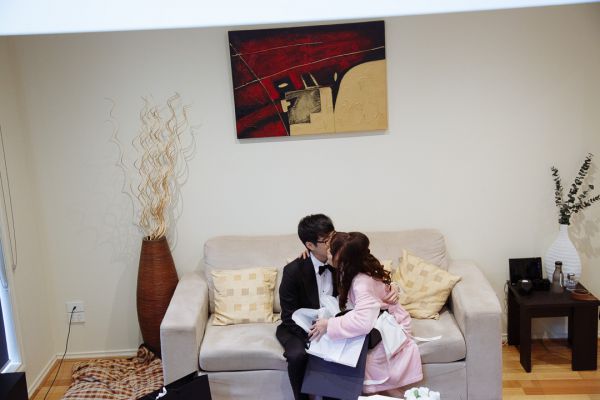 The couple's wedding day in Carlton, frame 016