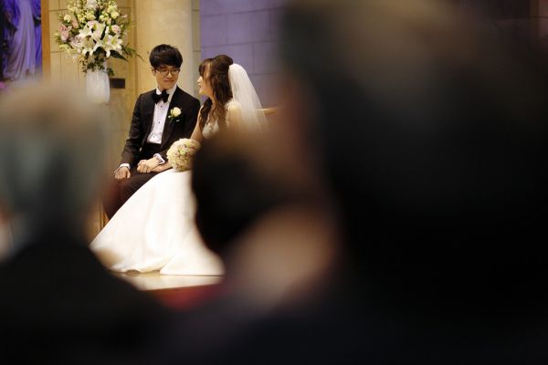 The couple's wedding day in Carlton, frame 064
