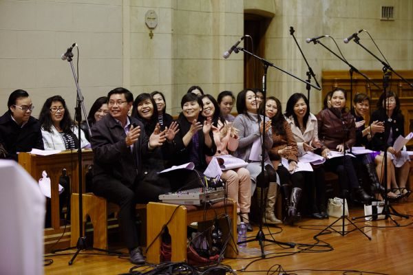 The couple's wedding day in Carlton, frame 070
