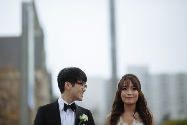The couple's wedding day in Carlton, frame 079