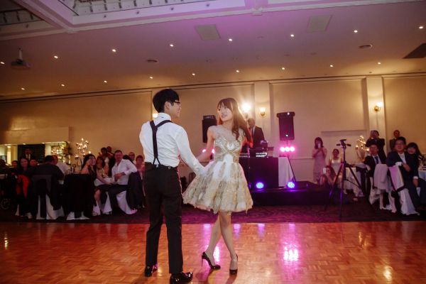 The couple's wedding day in Carlton, frame 142