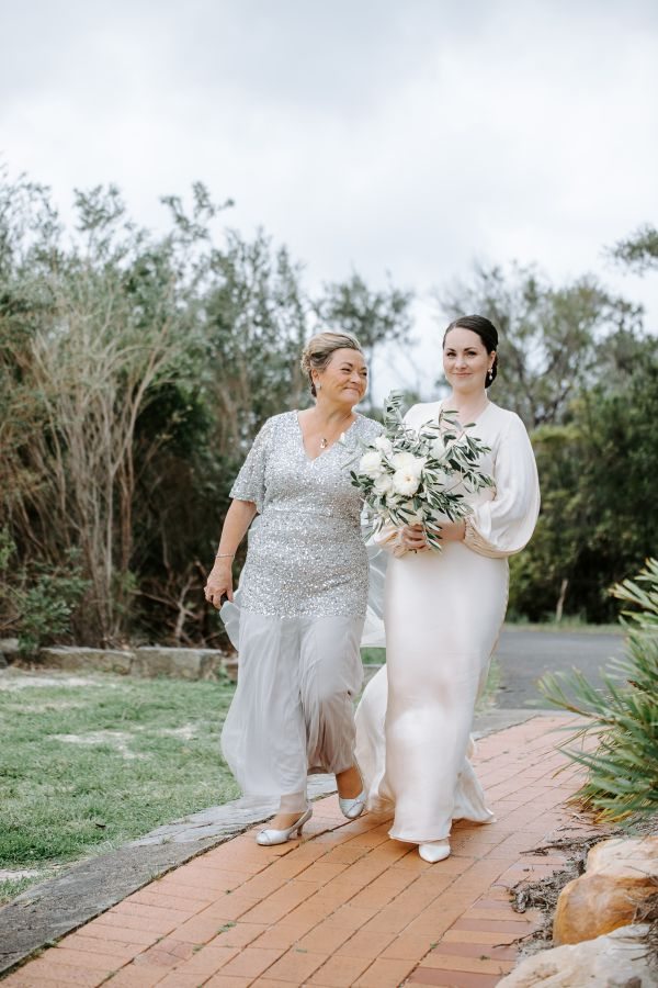Imogen and Jordan's wedding day in Manly, frame 007