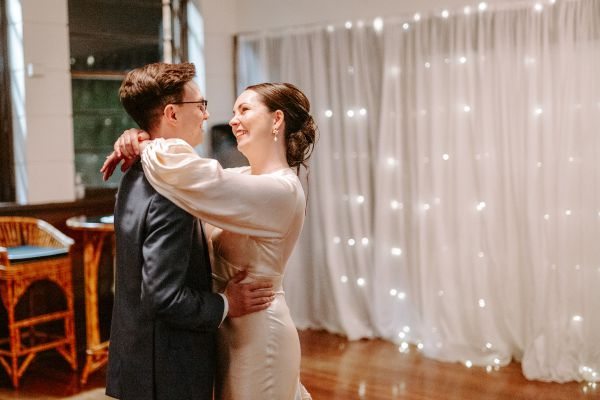 Imogen and Jordan's wedding day in Manly, frame 100