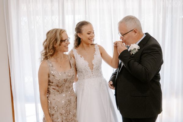 Monique and Daniel's wedding day in Crafers, frame 010