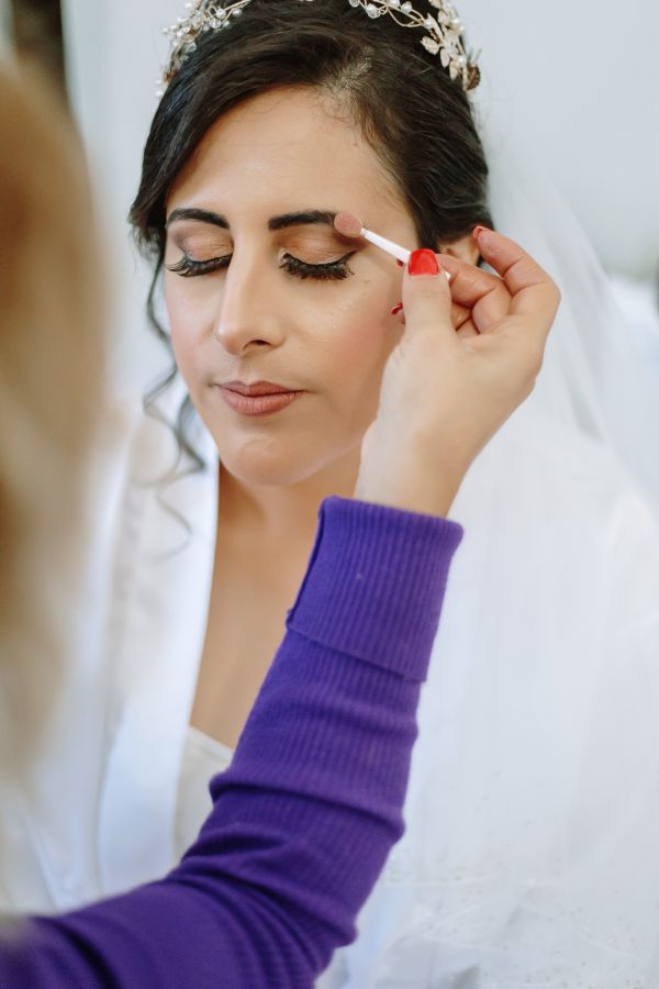 Rebecca and Axel's wedding day in Oatlands, frame 028
