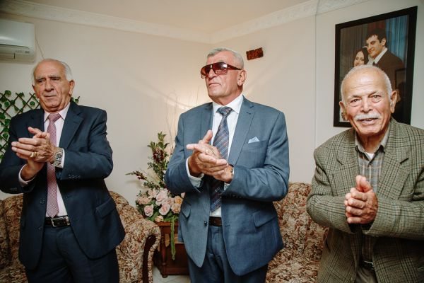 Rebecca and Axel's wedding day in Oatlands, frame 043
