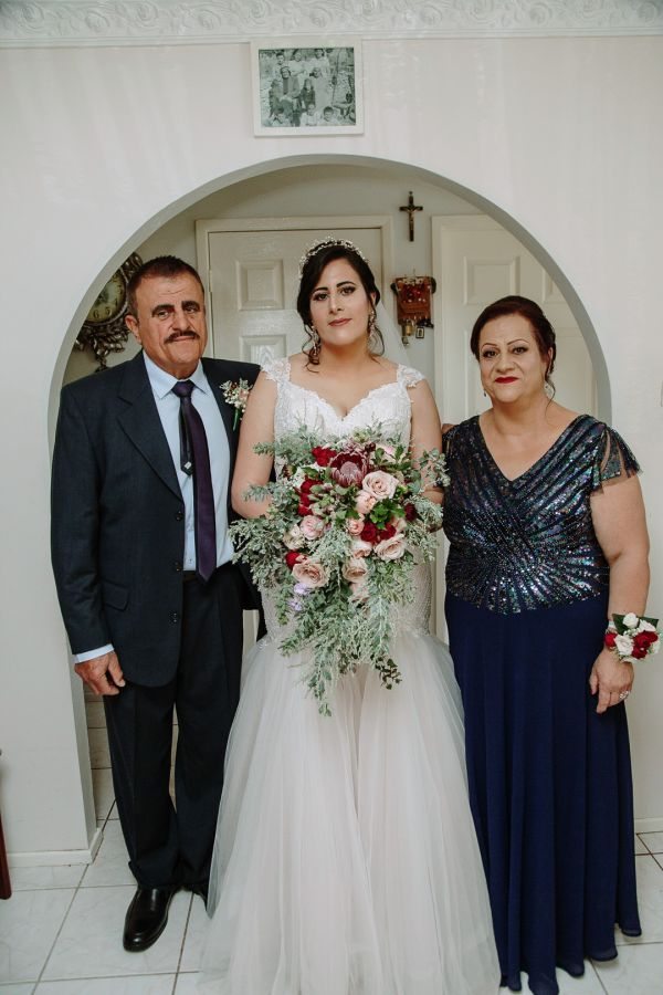 Rebecca and Axel's wedding day in Oatlands, frame 049