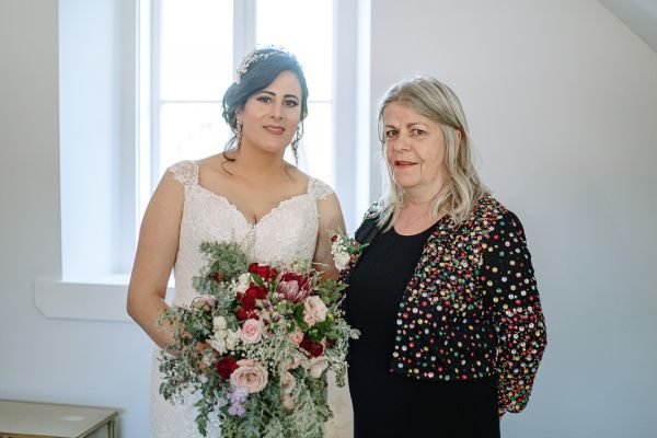Rebecca and Axel's wedding day in Oatlands, frame 079
