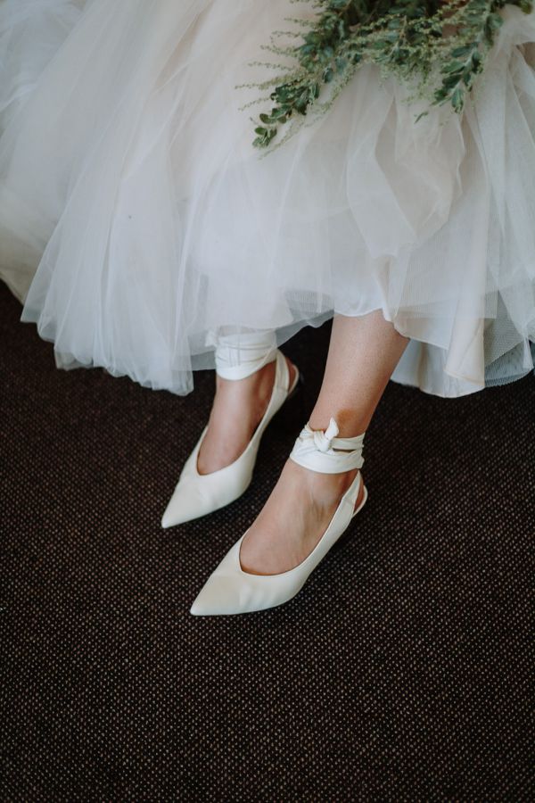 Rebecca and Axel's wedding day in Oatlands, frame 082