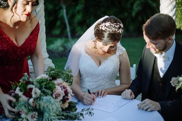 Rebecca and Axel's wedding day in Oatlands, frame 124