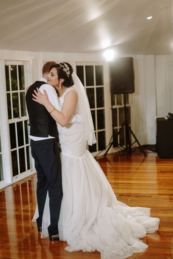 Rebecca and Axel's wedding day in Oatlands, frame 307