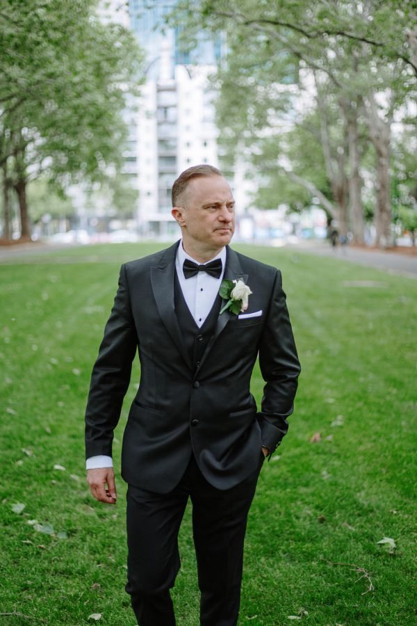 Greg and Pat's wedding day in Melbourne, frame 094