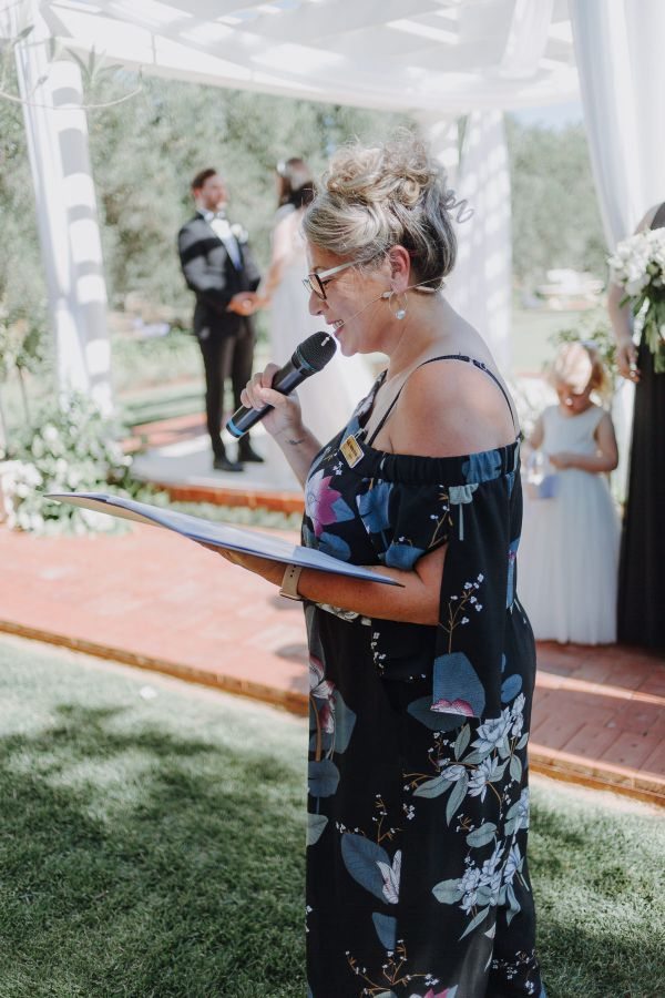 Amy and Brandon's wedding day in Kialla West, frame 064