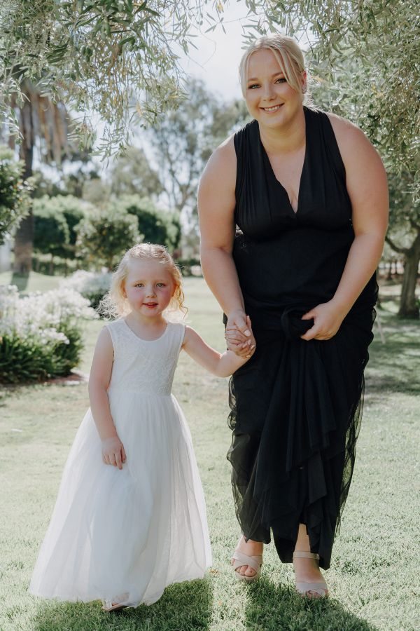 Amy and Brandon's wedding day in Kialla West, frame 079
