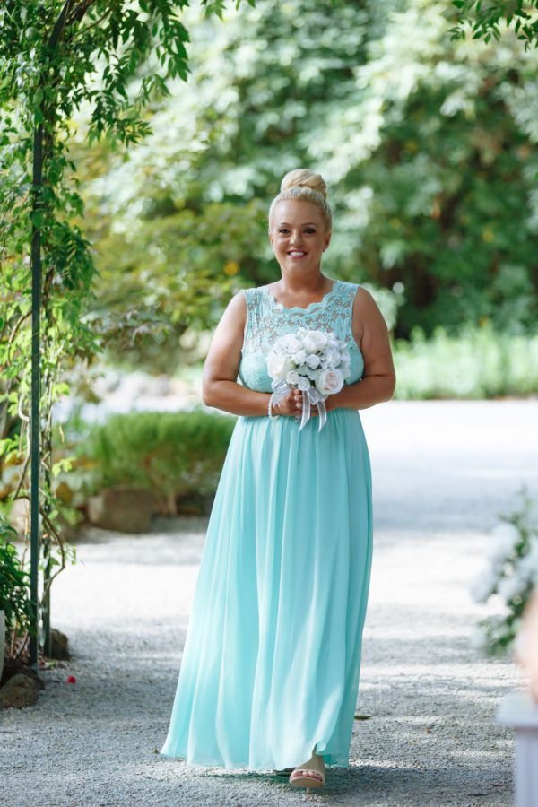 The couple's wedding day in Sherbrooke, frame 055