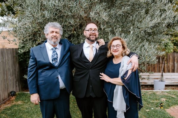 Kym and Greg's wedding day in Warrandyte, frame 013