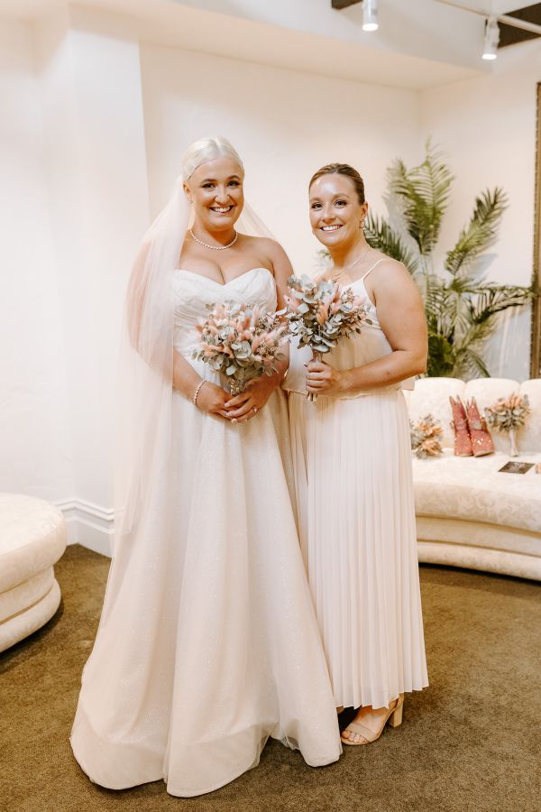 Kym and Greg's wedding day in Warrandyte, frame 022