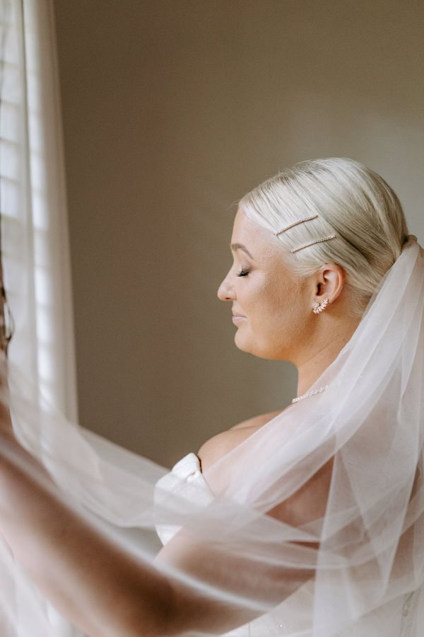Kym and Greg's wedding day in Warrandyte, frame 028