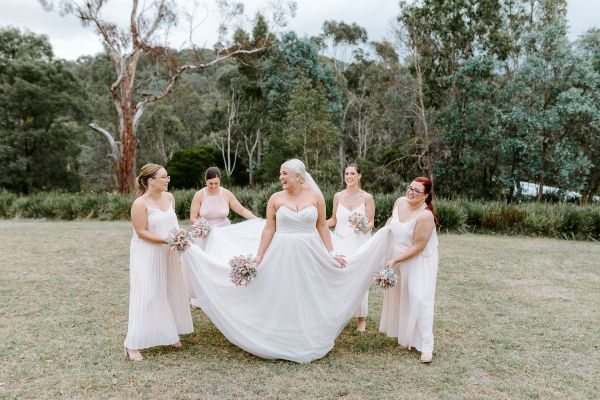 Kym and Greg's wedding day in Warrandyte, frame 070