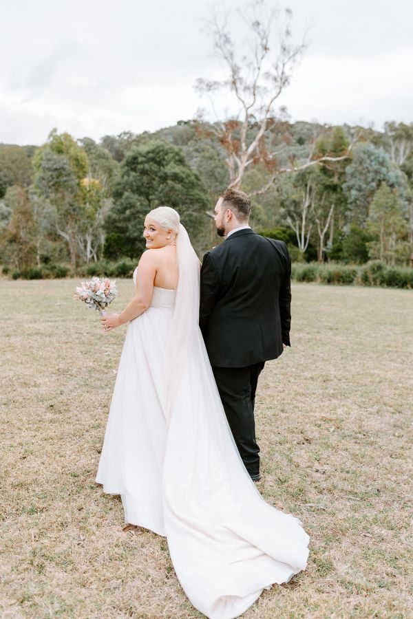 Kym and Greg's wedding day in Warrandyte, frame 073