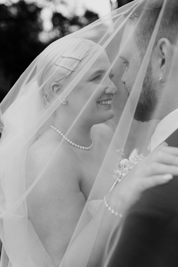 Kym and Greg's wedding day in Warrandyte, frame 076