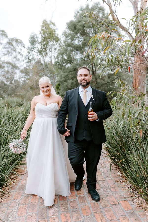 Kym and Greg's wedding day in Warrandyte, frame 079