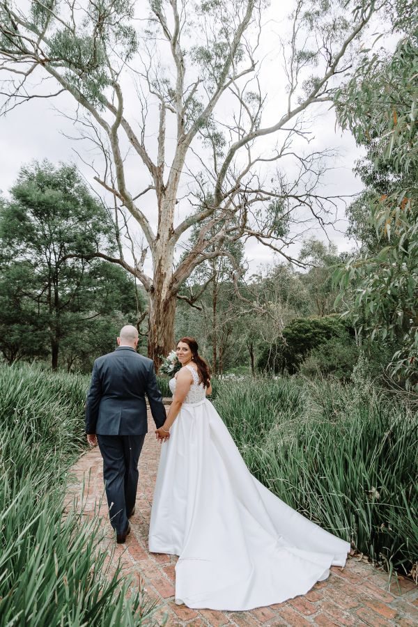 Danielle and Joe's wedding day in Warrandyte, frame 079