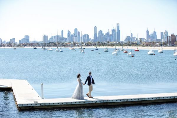 The couple's pre-wedding session in Melbourne, frame 016