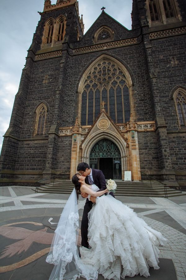 The couple's pre-wedding session in Melbourne, frame 017