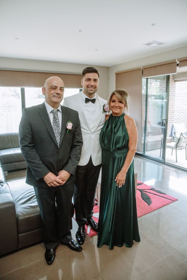 Katerina and Shaun's wedding day in Red Hill, frame 007