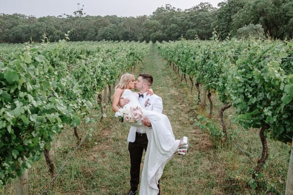 Katerina and Shaun's wedding day in Red Hill, frame 079