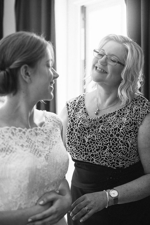 Sue and Chris's wedding day in Mount Waverley, frame 020