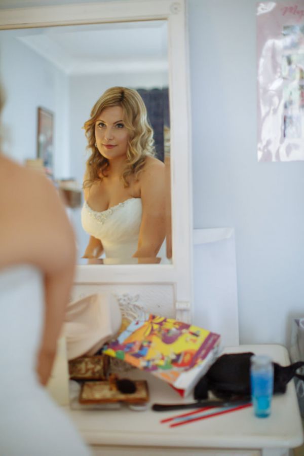 Edwina and Jonathan's wedding day in St Kilda, frame 046