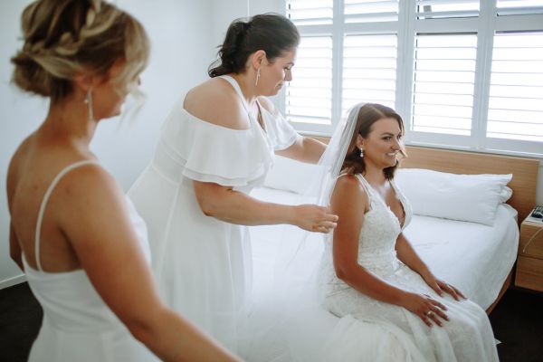 Joanna and Sam's wedding day in St Kilda, frame 046