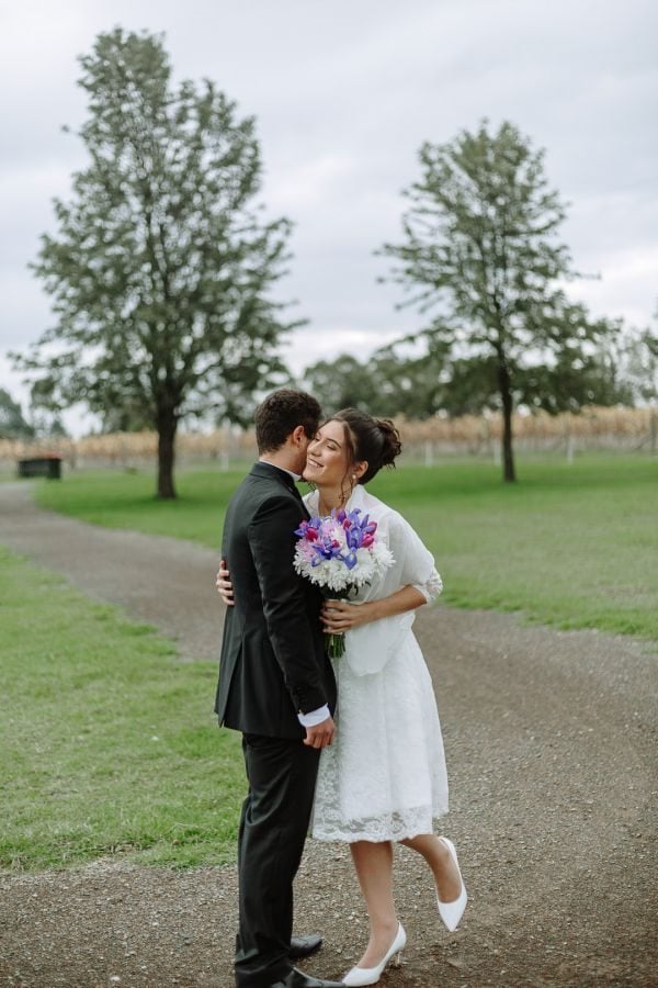 Alberta and Vincent's wedding day in Coldstream, frame 010