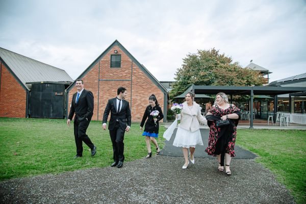 Alberta and Vincent's wedding day in Coldstream, frame 070