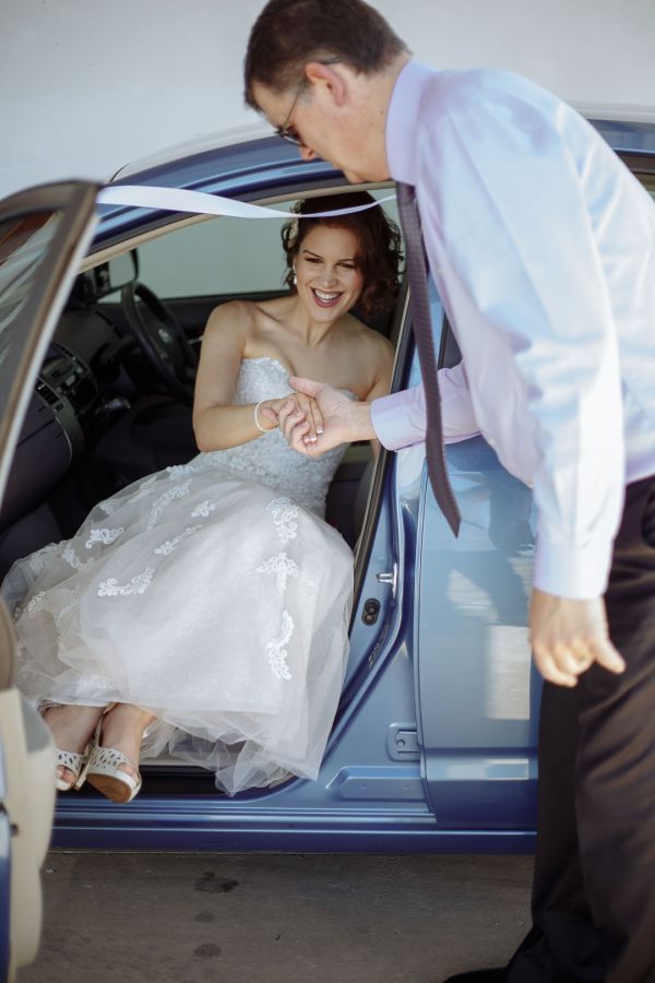 Kirsty and Brendan's wedding day in Diggers Rest, frame 070