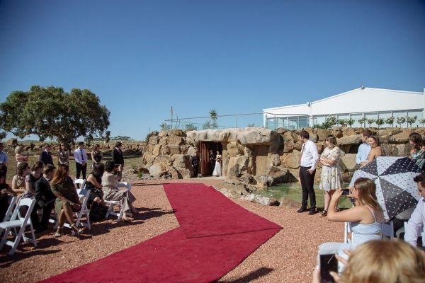 Russo Estate wedding, Kirsty and Brendan, frame 083