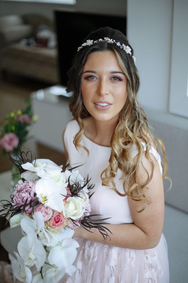 Bianca and Mark's wedding day in Melbourne, frame 025