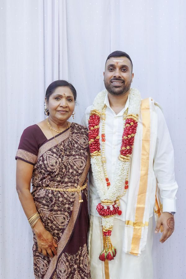 Sri Durga Devi Temple wedding, Yarlini and Simon, frame 173
