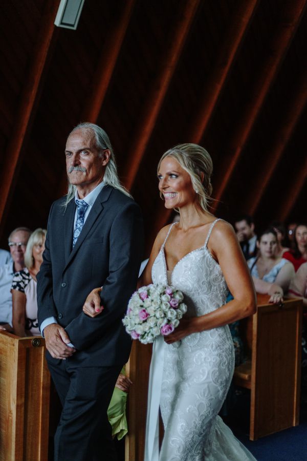 Lauren and Adam's wedding day in Sans Souci, frame 028